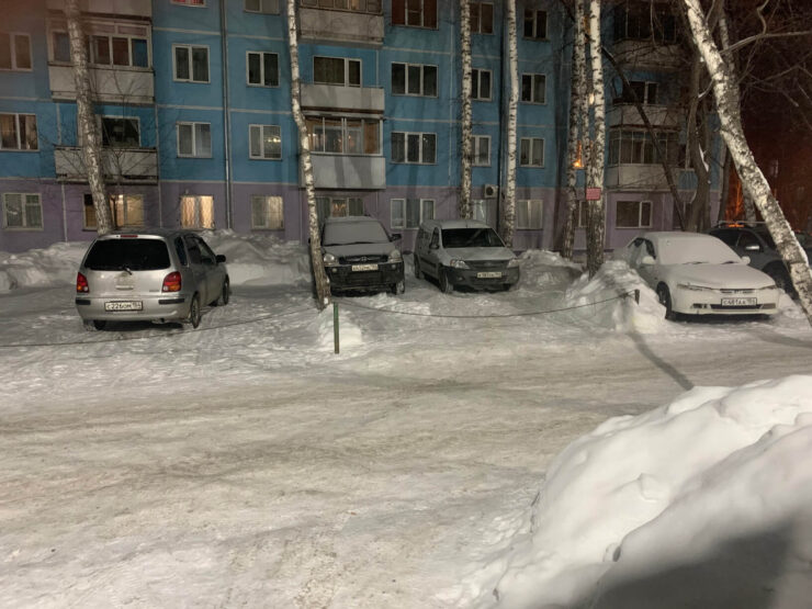 Даже на одну камеру при плохом освещении на iPhone XR получаются неплохие фотографии. Фото.