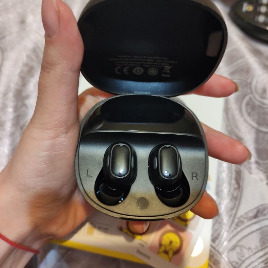 На самом деле наушники компактные. Фото.