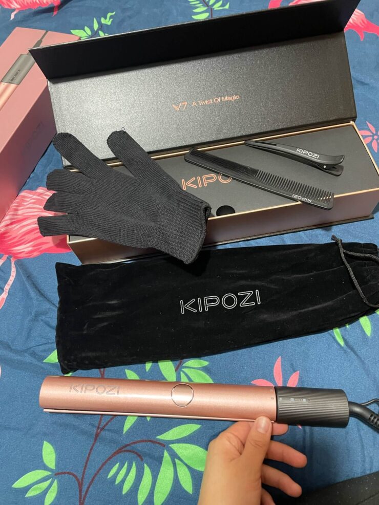 Лучший утюжок для волос. Кругляшок на корпусе — это дисплей с указанием температуры. Лучший утюжок для волос. Кругляшок на корпусе — это дисплей с указанием температуры. Фото.