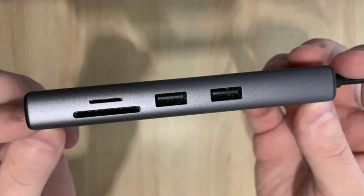 Переходник USB-C на USB. Можно даже подключать карты памяти прямо из фотоаппарата или видеорегистратора. Переходник USB-C на USB. Можно даже подключать карты памяти прямо из фотоаппарата или видеорегистратора. Фото.