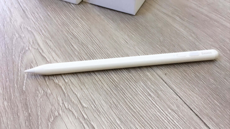 Стилус для Айпада для рисования. Найдите отличия от оригинального стилуса Apple. Фото.
