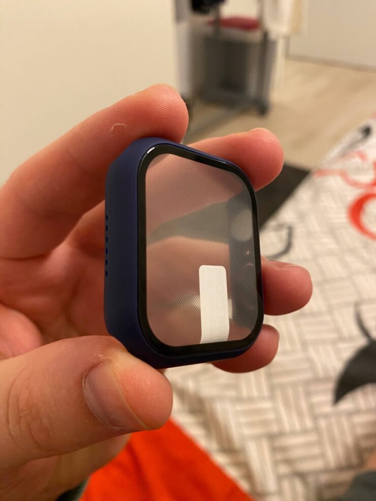 Защитное стекло на Apple Watch. В кейсе сразу есть защита для экрана. Защитное стекло на Apple Watch. В кейсе сразу есть защита для экрана. Фото.