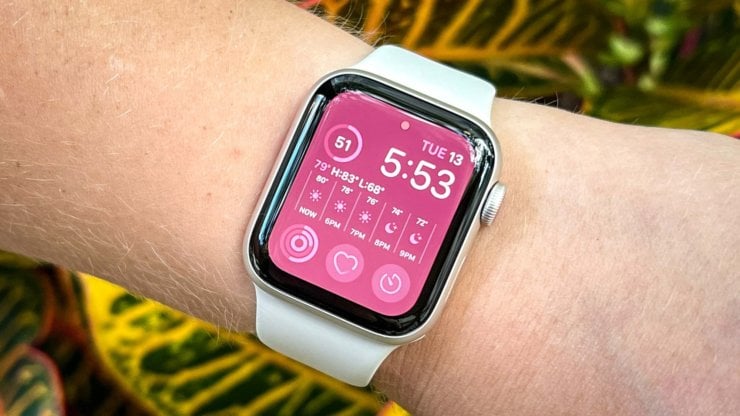 Какие Apple Watch выбрать. Никаких проблем с яркостью и четкостью экрана в Apple Watch SE нет. Фото.