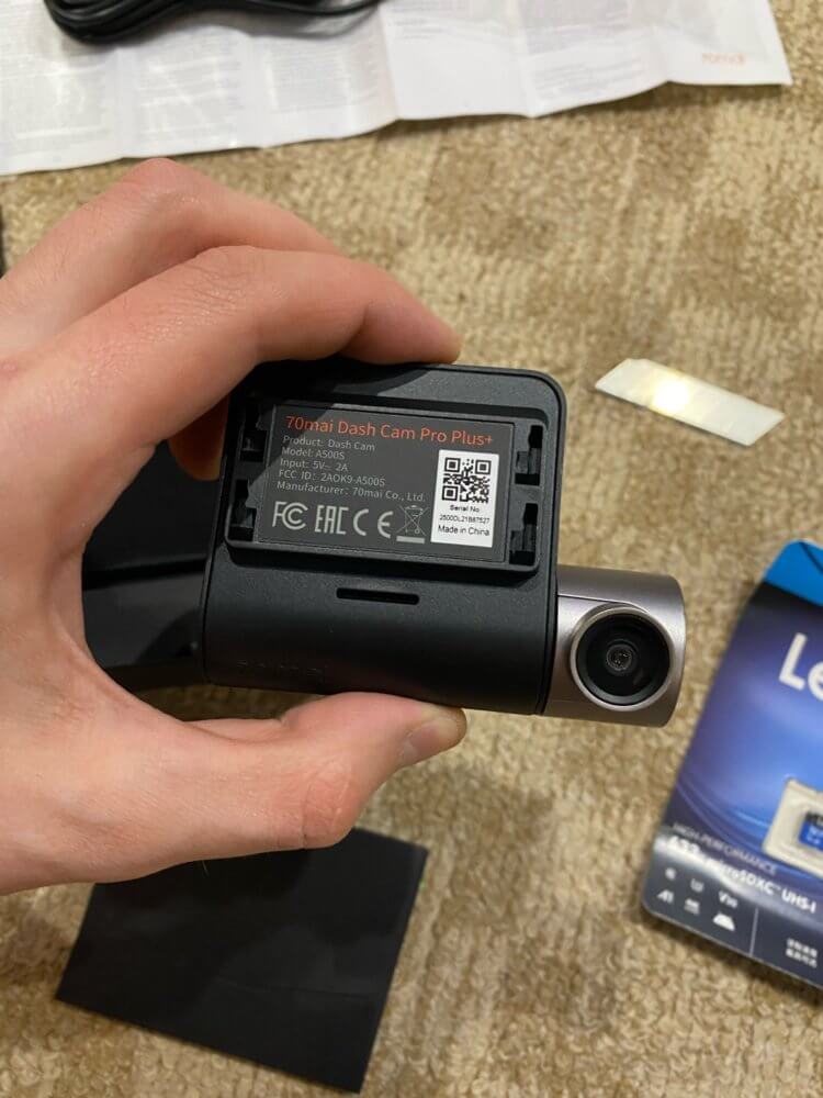 Car DVR 70mai Dash Cam.  Thanks to its small size, 70mai won't get in the way on your windshield.  Photo.