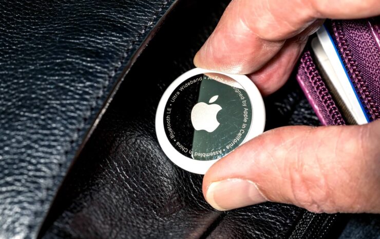 AirTag работает на базе технологии UWB, и за счёт этого его точность практически беспрецедентна. Фото.