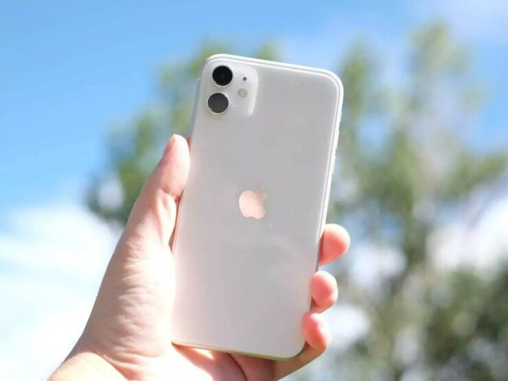 Из-за емкой батареи, стекла и алюминия iPhone 11 получился реально увесистым. Фото.