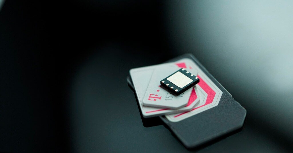 Что такое iSIM, чем она отличается от eSIM и стоит ли ее ждать на iPhone. Фото.