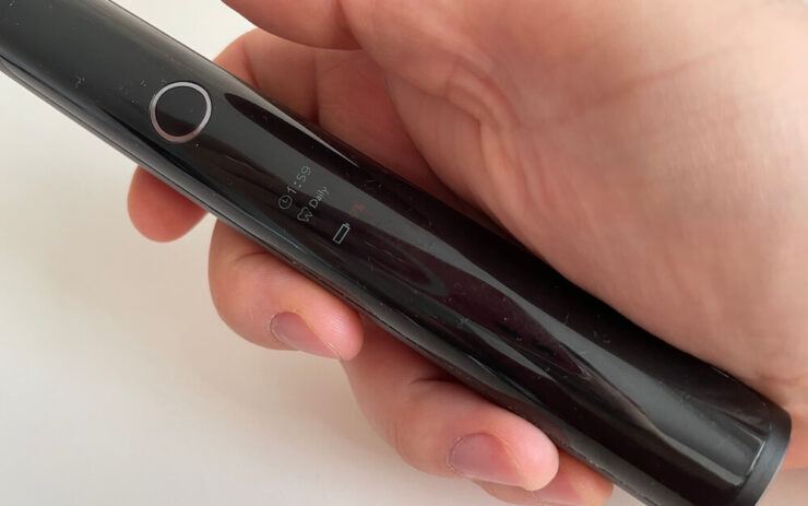 Зубная щётка с дисплеем и массажем. Так ли нужен щётке дисплей? Не знаю, но с ним точно будет не хуже. Зубная щётка с дисплеем и массажем. Так ли нужен щётке дисплей? Не знаю, но с ним точно будет не хуже. Фото.