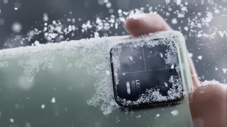 Цена Xiaomi 13 Pro. Воды и снега Xiaomi 13 Pro не боится. Фото.