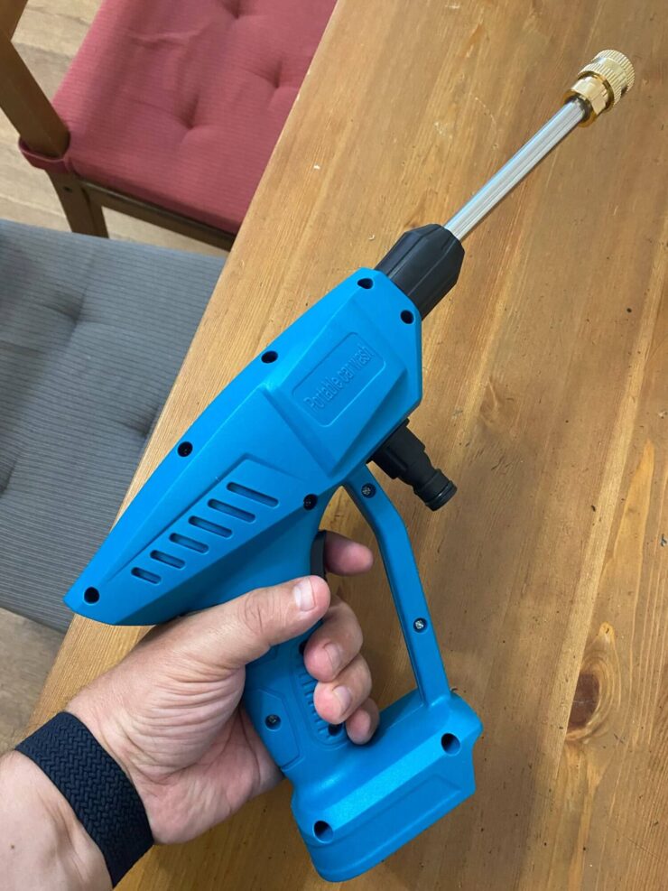 Мойка относительно небольшая. Фото.