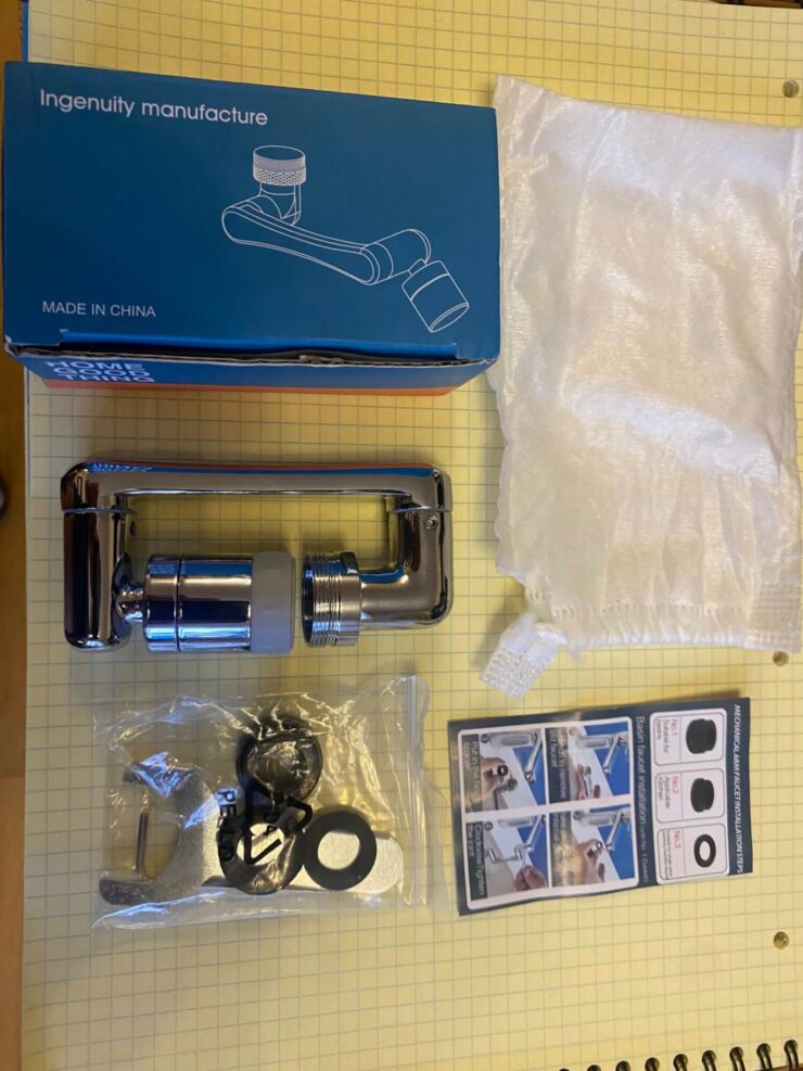 Очень полезная вещь. Можно прикрутить как на кухонный смеситель, так и на обычный. Фото.