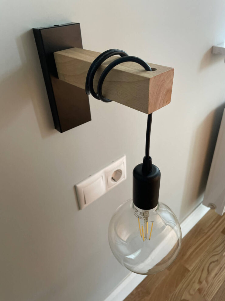 Настенные светильники в зал. Можно разместить несколько таких светильников в комнате. Настенные светильники в зал. Можно разместить несколько таких светильников в комнате. Фото.