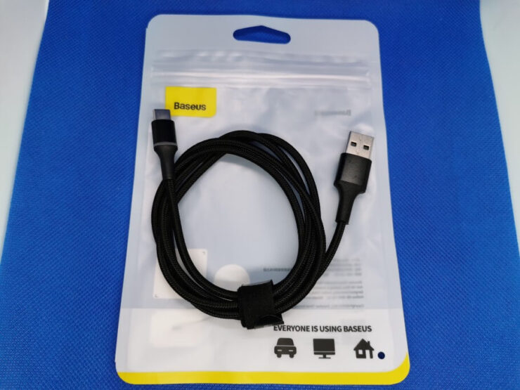 Провод зарядки USB Type-C. Такой плетеный провод прослужит долго. Провод зарядки USB Type-C. Такой плетеный провод прослужит долго. Фото.