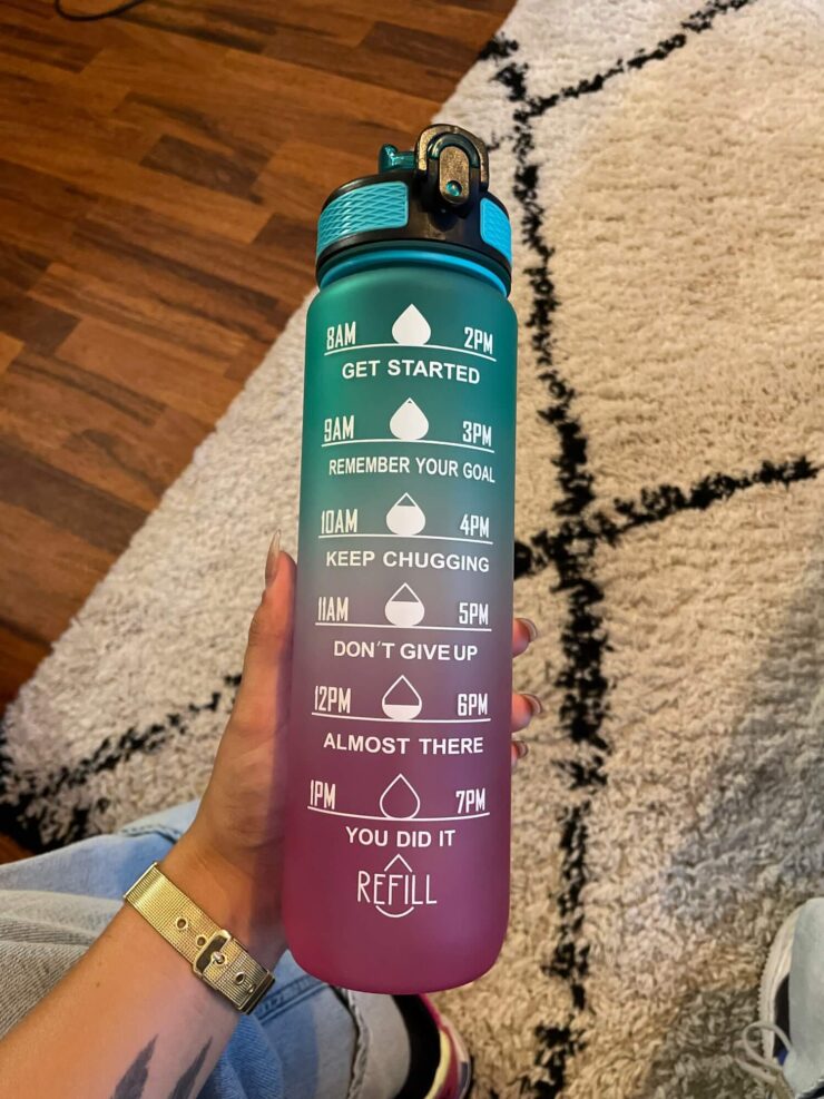 Бутылка для спорта. Над дизайном бутылки хорошо поработали. Бутылка для спорта. Над дизайном бутылки хорошо поработали. Фото.