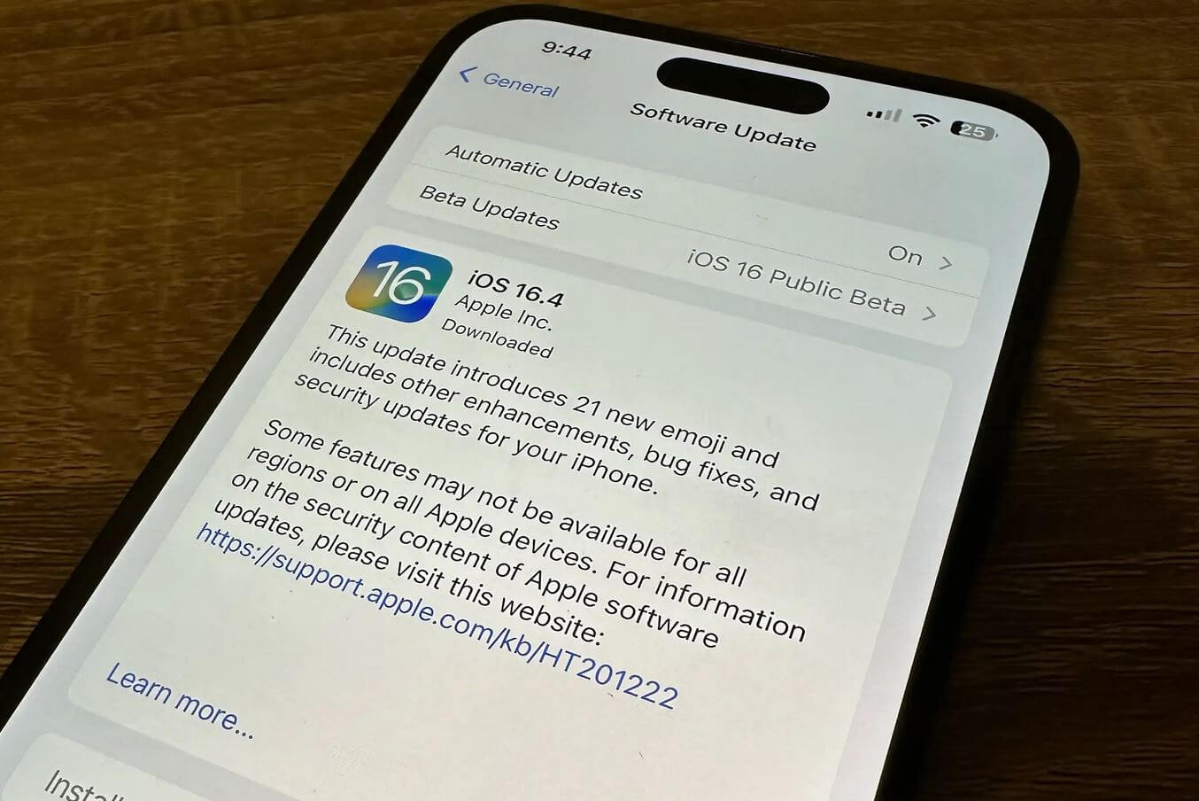 Стоит ли устанавливать iOS 16.4. iOS 16.4 устанавливать не стоит. Стоит ли устанавливать iOS 16.4. iOS 16.4 устанавливать не стоит. Фото.