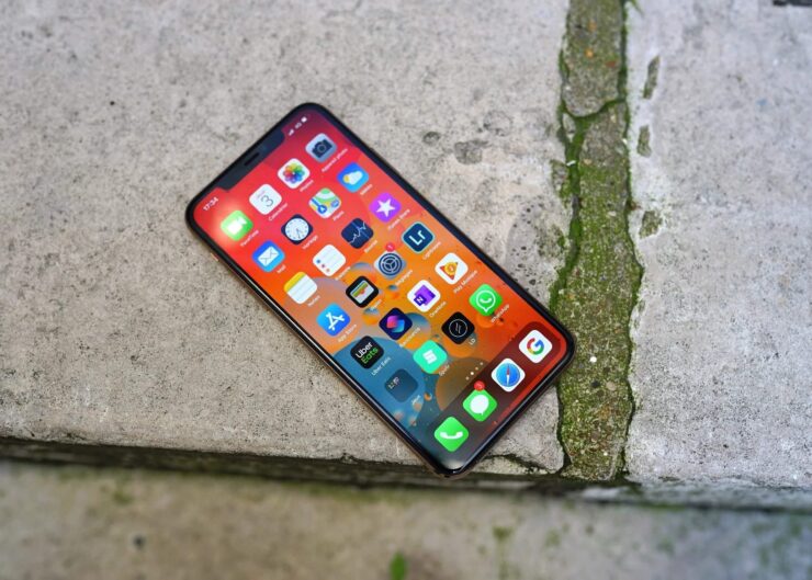 Дисплей в iPhone 11 Pro Max. Посмотрите, какой яркий и сочный дисплей. Фото.