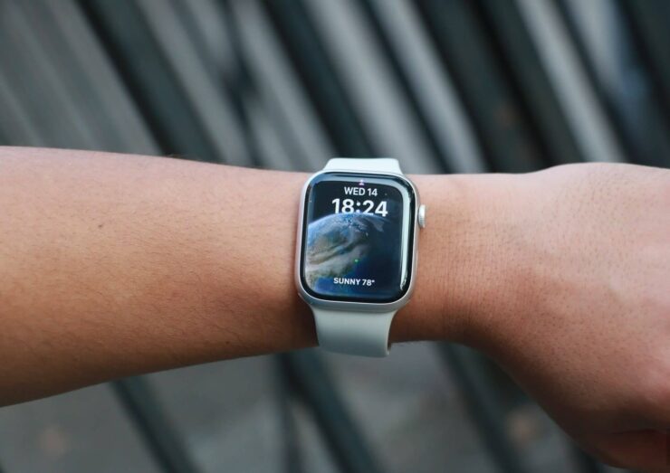 Чем больше анимаций на экране Apple Watch, тем меньше они держат заряд. Фото.