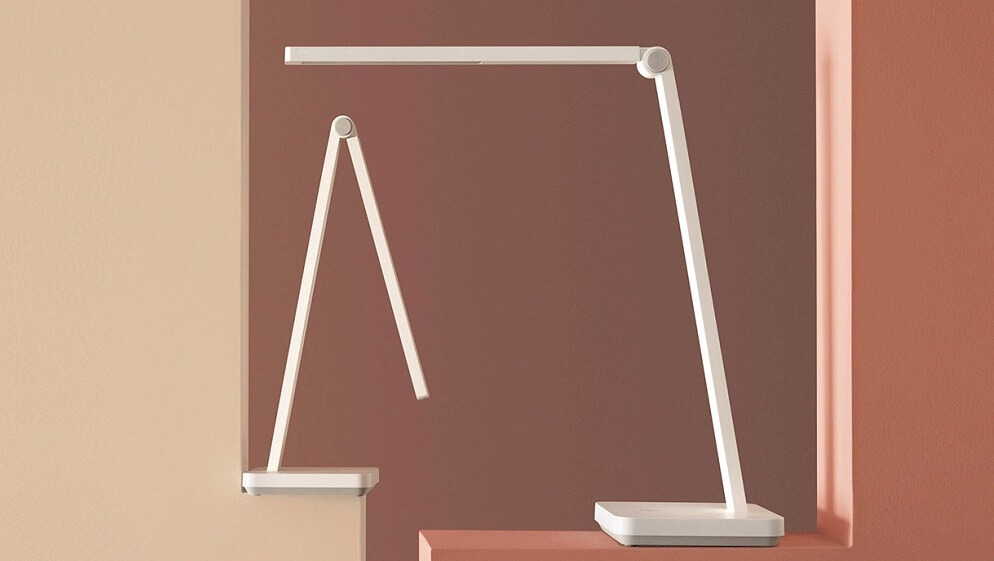 Этот светильник даёт очень яркий, но при этом мягкий и рассеянный свет. Фото.