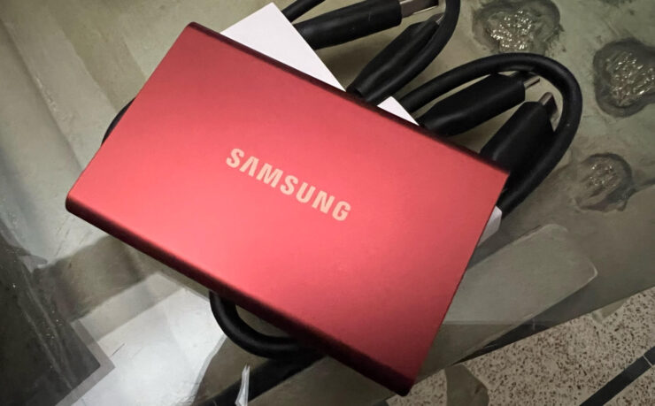 Какой внешний SSD лучше. Таким SSD-накопителем пользуются автор AppleInsider.ru Артём Сутягин. Какой внешний SSD лучше. Таким SSD-накопителем пользуются автор AppleInsider.ru Артём Сутягин. Фото.