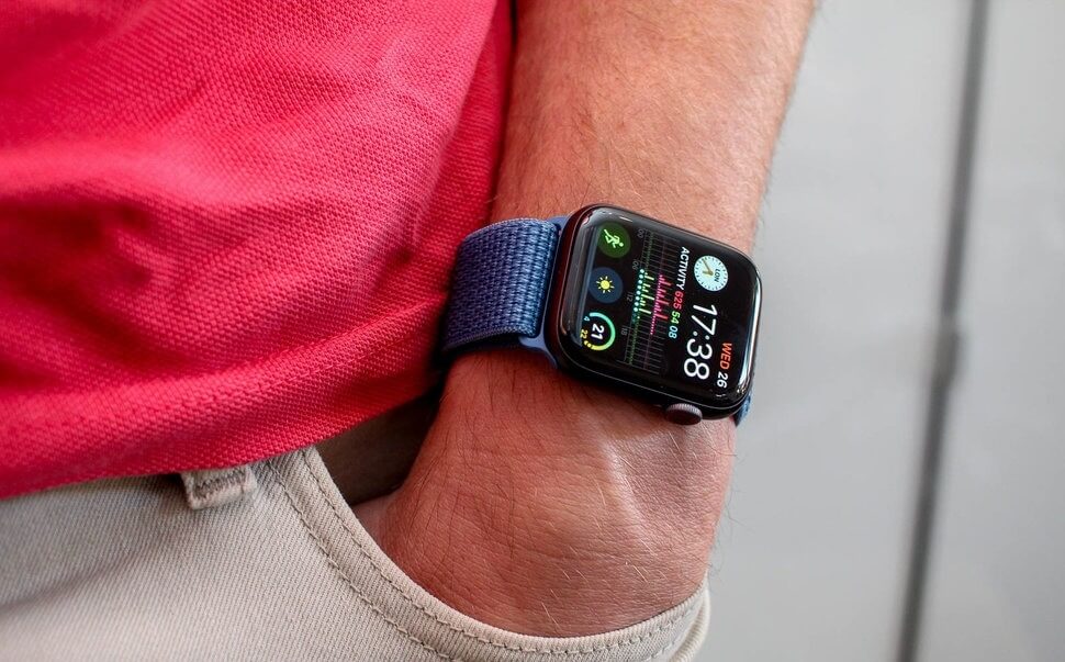 Даже часы четвертой серии должны получить свежий апдейт. Фото.