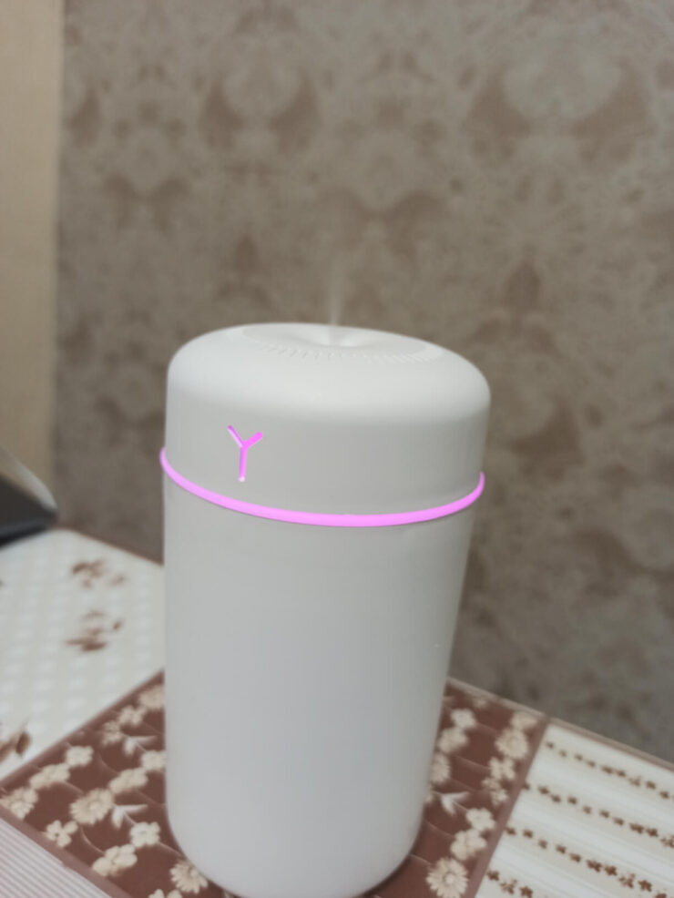 Увлажнитель реально портативный. Фото.