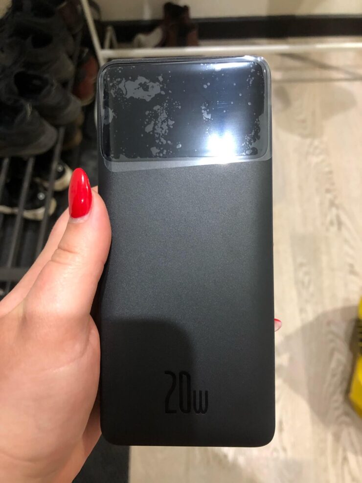 Какой внешний аккумулятор лучше. Powerbank даже поддерживает быструю зарядку. Какой внешний аккумулятор лучше. Powerbank даже поддерживает быструю зарядку. Фото.