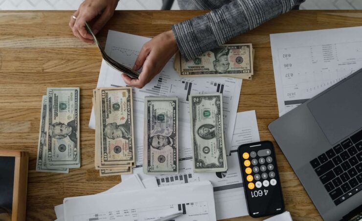 Apple выплатит по 10 000 рублей за главную проблему MacBook их владельцам. Жаль, не всем. Apple выделила 15 миллионов долларов на компенсации пользователям MacBook с клавиатурой «бабочка». Фото.