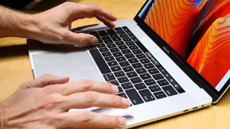 Apple выплатит по 10 000 рублей за главную проблему MacBook их владельцам. Жаль, не всем