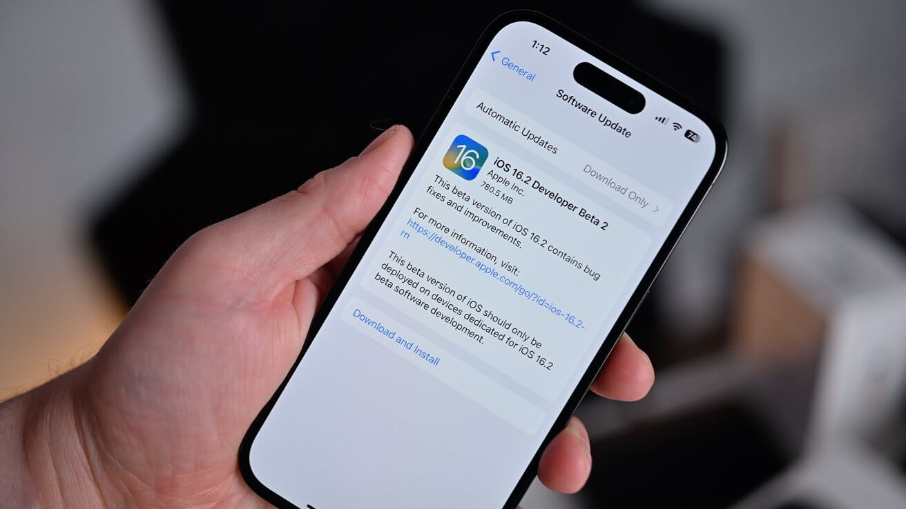 Обновления могут иногда вредить автономности, но впоследствии Apple исправляет все баги, внедряя новые механизмы, продлевающие срок службы АКБ. Фото.