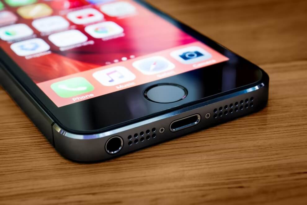 Чистить динамики на “пятерке” было реальной пыткой. Фото.