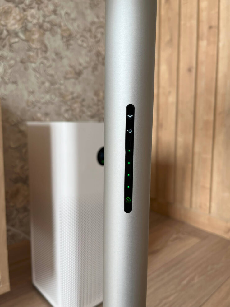 Стоит ли покупать вентилятор Smartmi. Яркость дисплея можно регулировать. Фото.