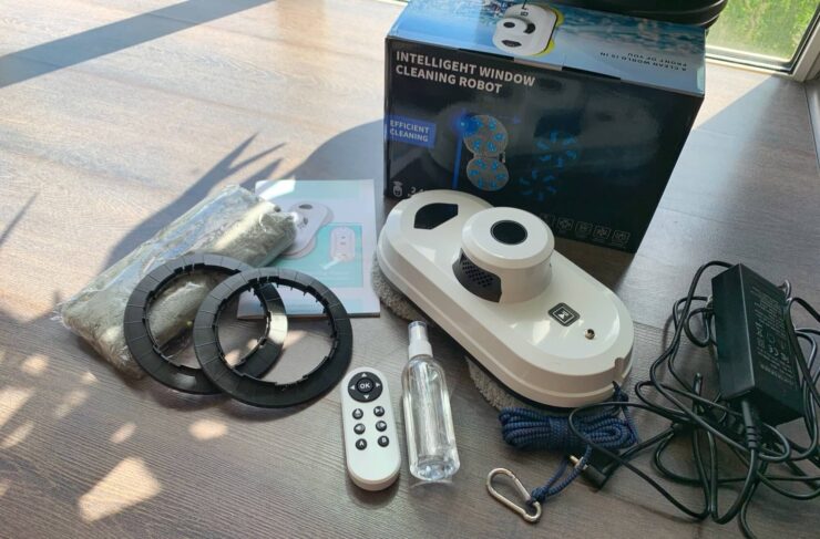 Робот-мойщик окон дешево. Не мойте окна вручную, доверьте это роботу. Робот-мойщик окон дешево. Не мойте окна вручную, доверьте это роботу. Фото.