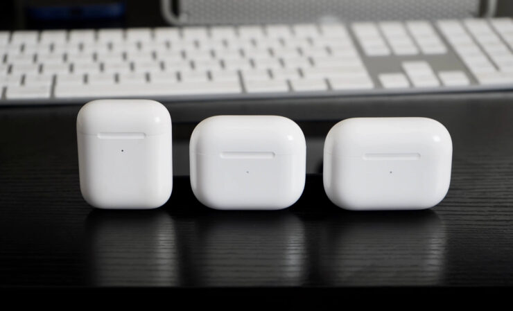 На первые и вторые AirPods бету не установить. Фото.