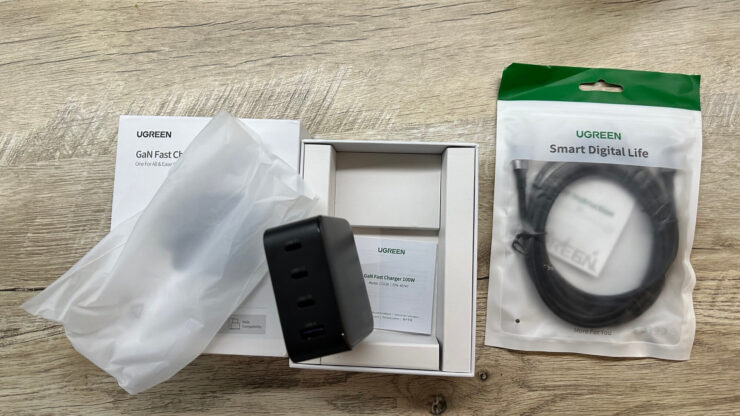 Мощная зарядка для телефона. С такой зарядкой можно одновременно заряжать несколько устройств. Мощная зарядка для телефона. С такой зарядкой можно одновременно заряжать несколько устройств. Фото.