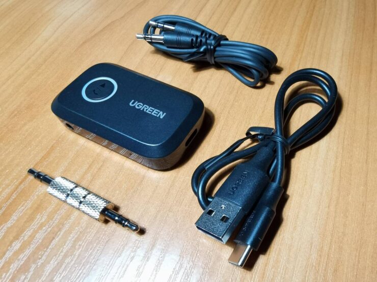 Bluetooth AUX адаптер в машину. Такой адаптер можно использовать не только в машине. Bluetooth AUX адаптер в машину. Такой адаптер можно использовать не только в машине. Фото.