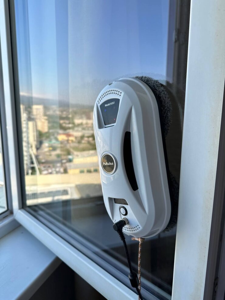 Какой робот-мойщик окон лучше. С таким помощником больше не придется высовываться из окон по пояс. Какой робот-мойщик окон лучше. С таким помощником больше не придется высовываться из окон по пояс. Фото.