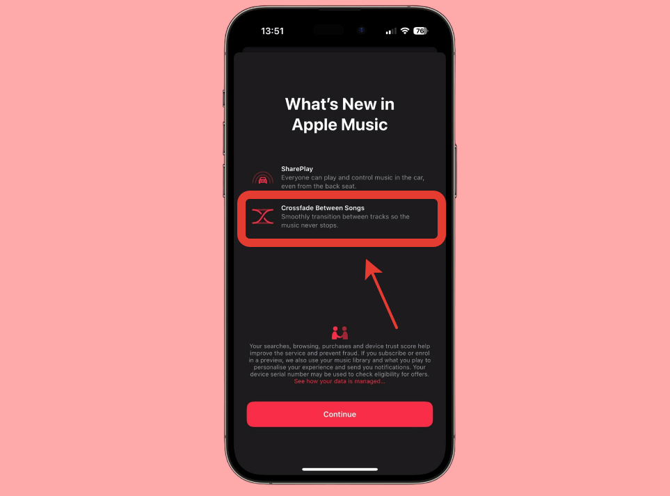 Затухание песни в Apple Music. Кроссфейд выделяют как одно из главных нововведений. Фото.