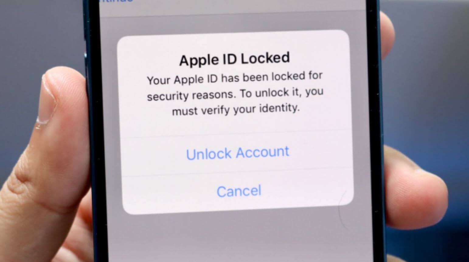 Почему пишет, что Apple ID заблокирован. Apple могла заблокировать вашу учетную запись по соображениям безопасности. Фото.