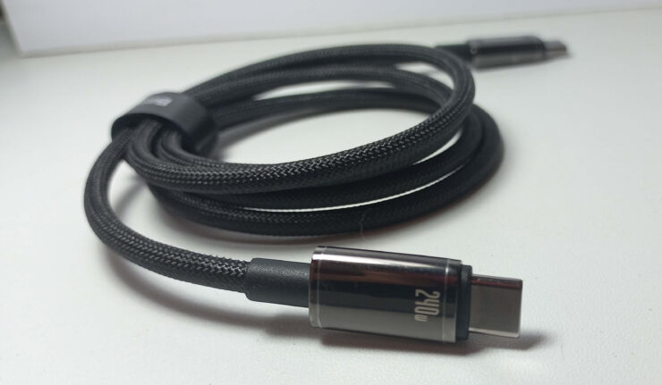 Кабель Baseus в оплётке. Хороший кабель сегодня — на вес золота. Кабель Baseus в оплётке. Хороший кабель сегодня — на вес золота. Фото.