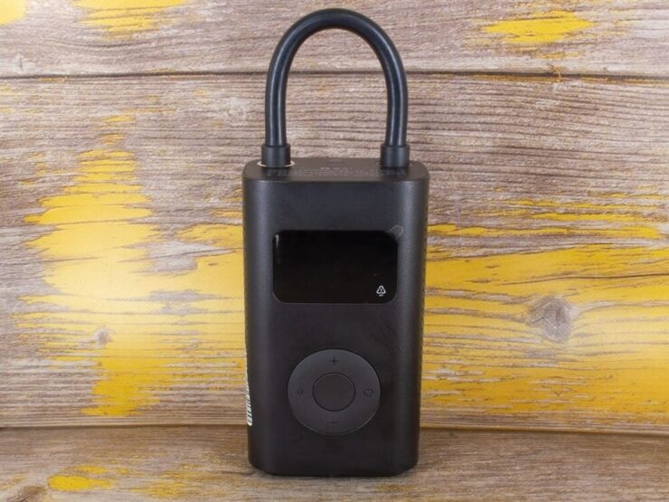 Компрессор на аккумуляторе. Вот такой компрессор пригодится всем велосипедистам. Фото.