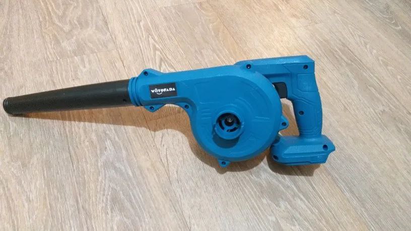 Как почистить клавиатуру от крошек и пыли. Этой штукой можно продуть всё, что угодно. Буквально. Фото.