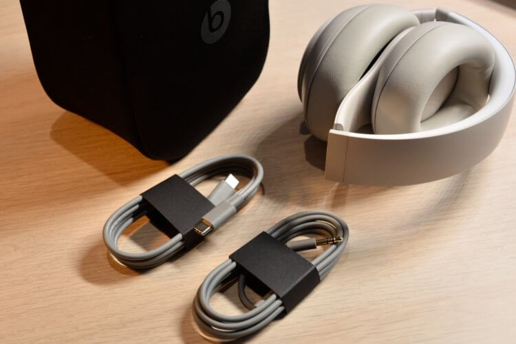 Наушники с USB Type-C. Все нужные провода идут в комплекте с наушниками. Фото.