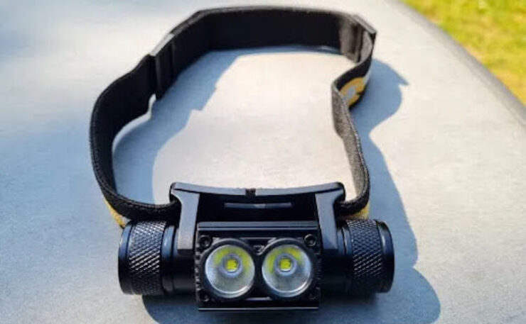 Налобный фонарь с ярким свечением. Этот фонарик имеет высокую яркость и несколько режимов работы. Фото.