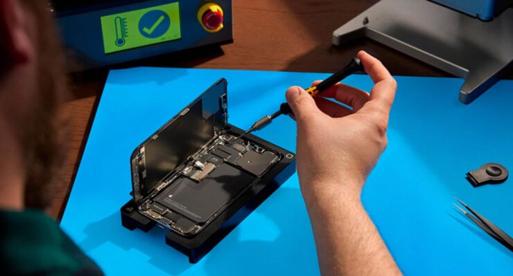 Почему нельзя самостоятельно менять батарею на iPhone. Я бы предпочёл не мучиться и просто отдать iPhone профессионалам. Фото.