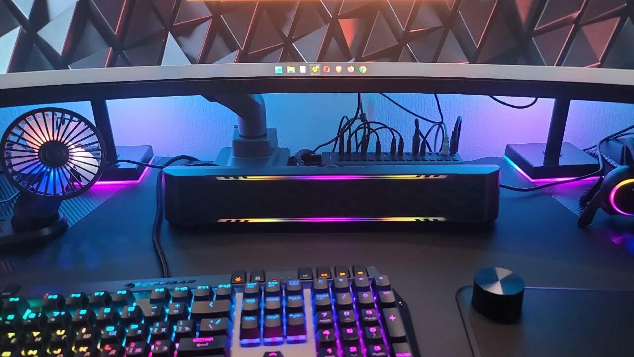 Беспроводной саундбар с подсветкой. Это очень мощный саундбар, который можно использовать не только в паре с телевизором. Фото.