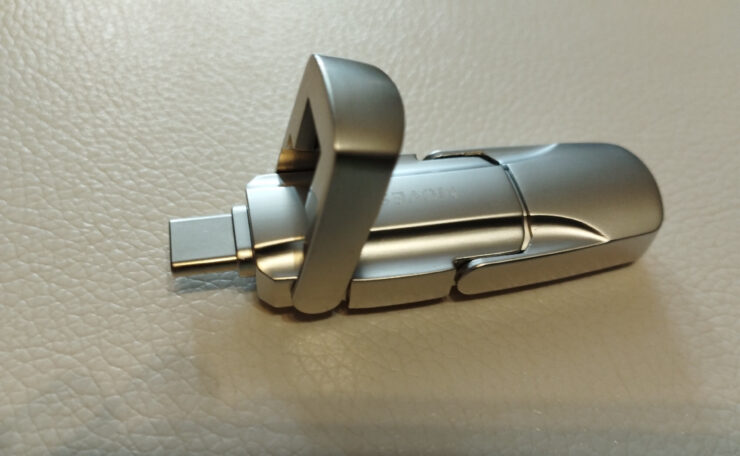 Флешка с высокой скоростью записи. По скорости эта флешка сопоставима с SSD-дисками. Флешка с высокой скоростью записи. По скорости эта флешка сопоставима с SSD-дисками. Фото.