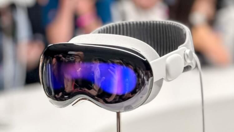 Внешний дисплей Vision Pro. Посмотрите на этот дисплей. Конечно, он очень хрупкий и податливый. Внешний дисплей Vision Pro. Посмотрите на этот дисплей. Конечно, он очень хрупкий и податливый. Фото.