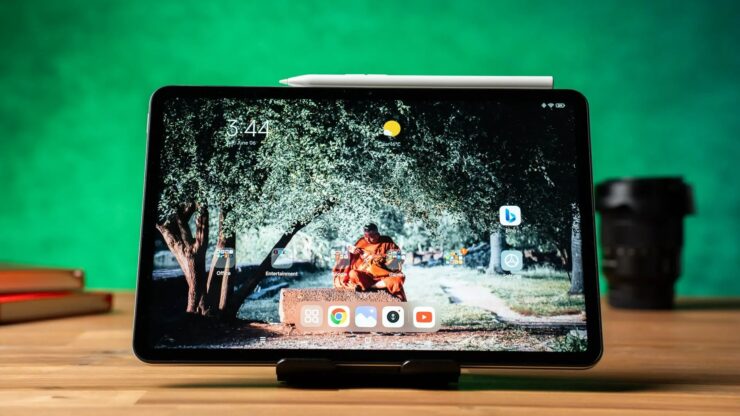 Экран Xiaomi Pad 6. Экран яркий, сочный и выдает четкую картинку. Фото.