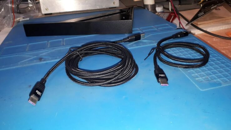 Провод USB Type-C. Благодаря тканевой оплетке провод прослужит вам долго. Фото.