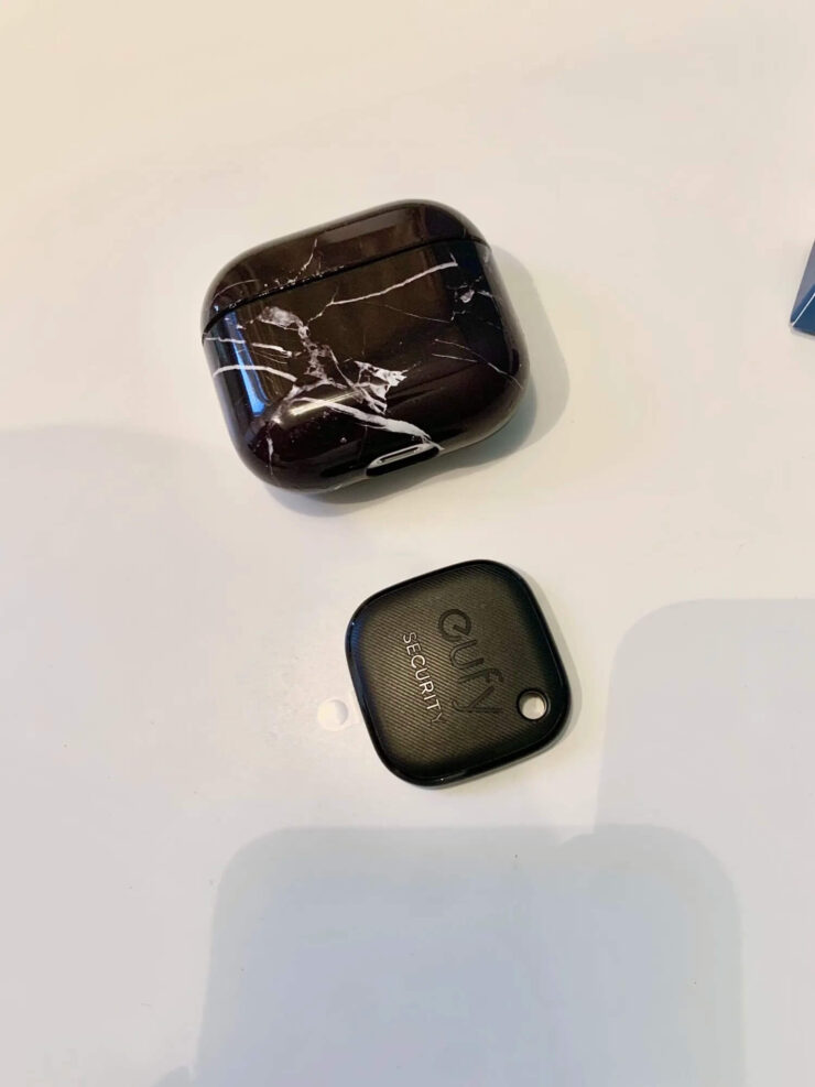 Лучший GPS трекер. Такой трекер можно просто повесить на ключи. Фото.